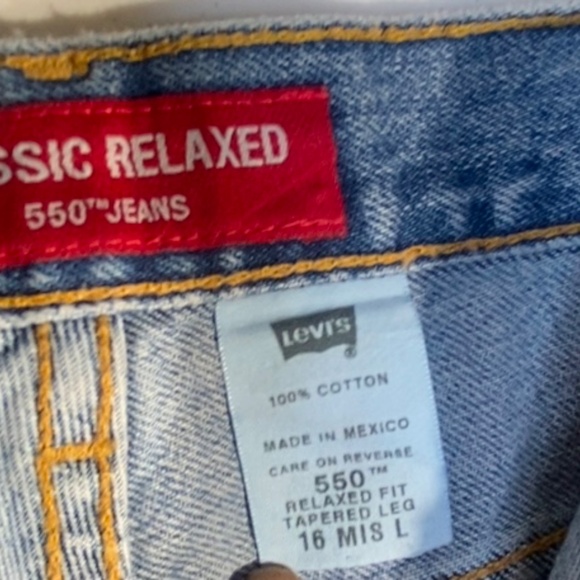 Levi’s 550 Relaxed High Rise Tapered Leg Mom Jeans Light Wash Size 16 Vintage - Picture 8 of 16